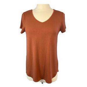 ✨3/$30 Reitmans Essentials Short Sleeve